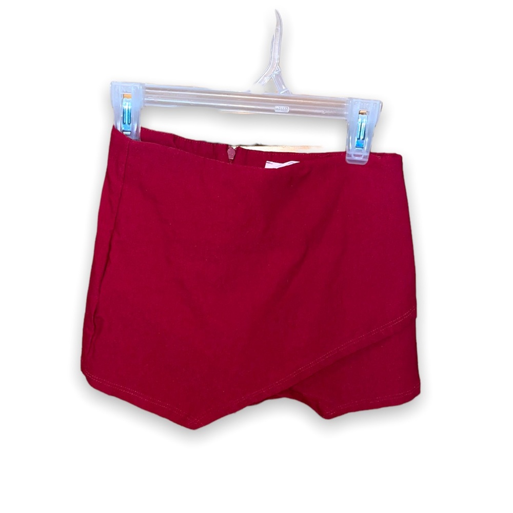 Red skort American threads